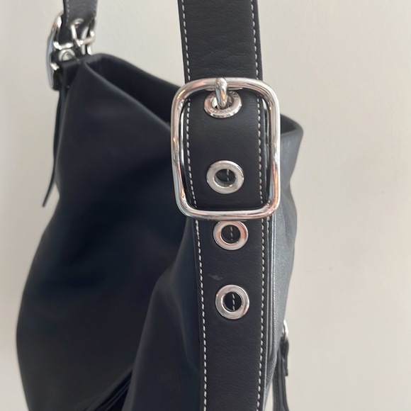 Coach Soho Duffle Purse Convertible Black Boho Leather J05S-1414 legacy tassel - Picture 5 of 12